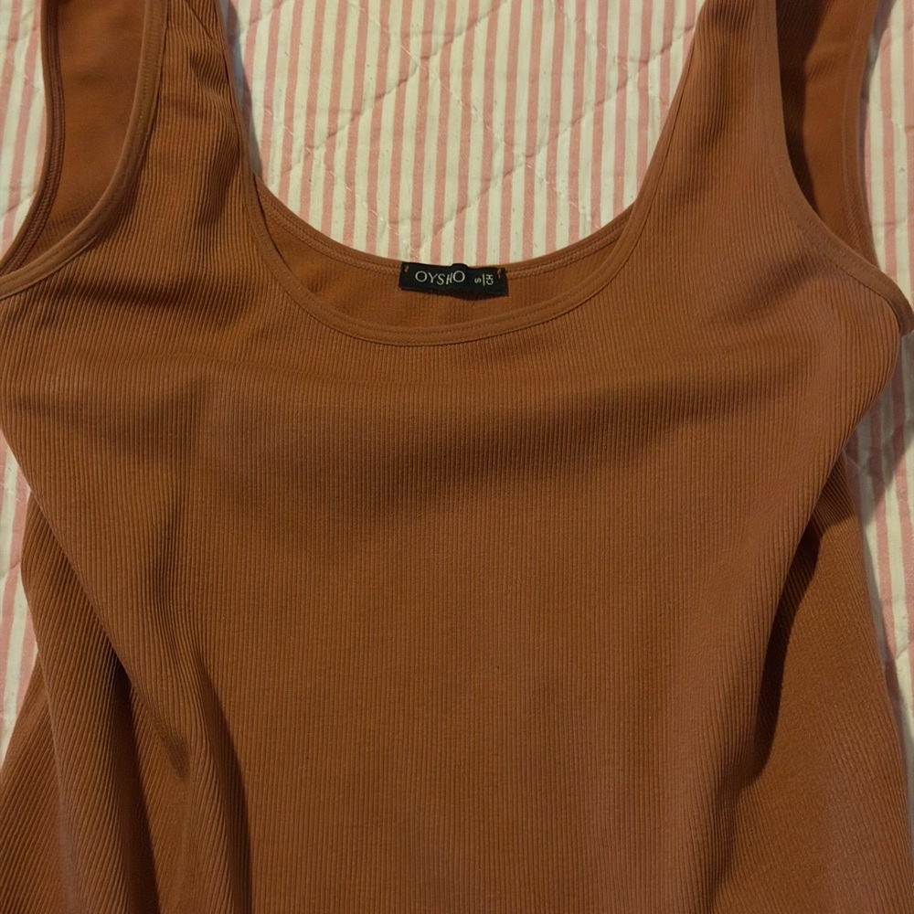 OYSHO Scoop Neck Ribbed Tank Top in Rust